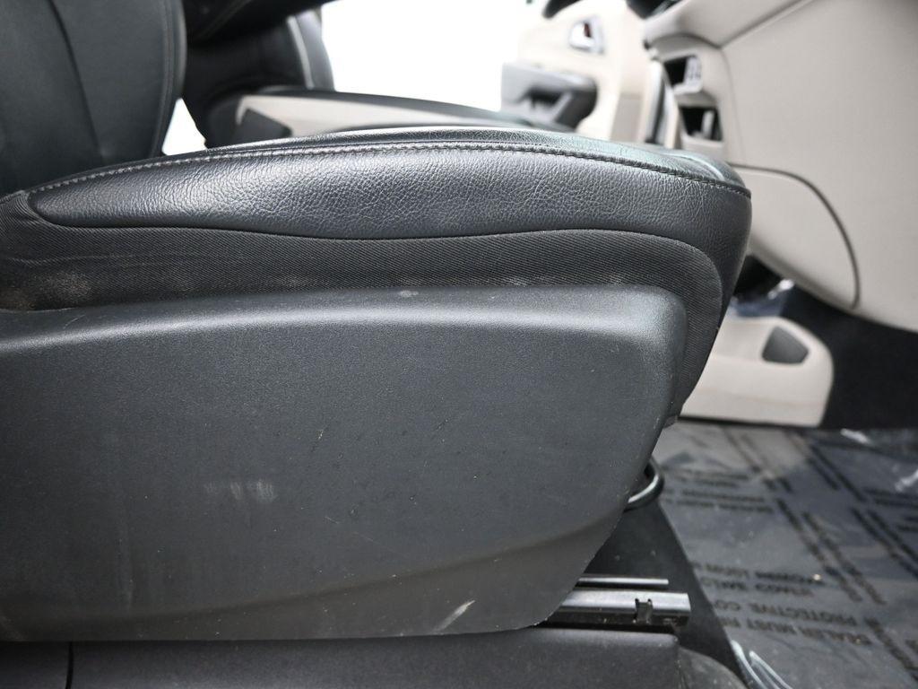 used 2022 Chrysler Pacifica car, priced at $19,096