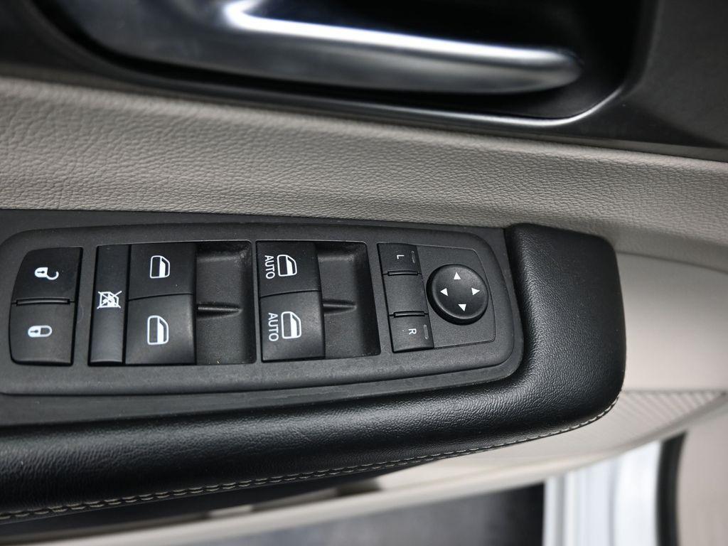 used 2022 Chrysler Pacifica car, priced at $19,096