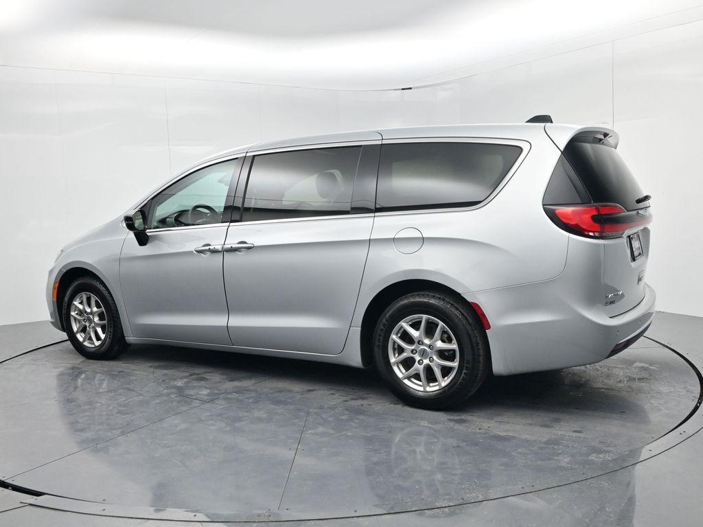 used 2024 Chrysler Pacifica car, priced at $28,209