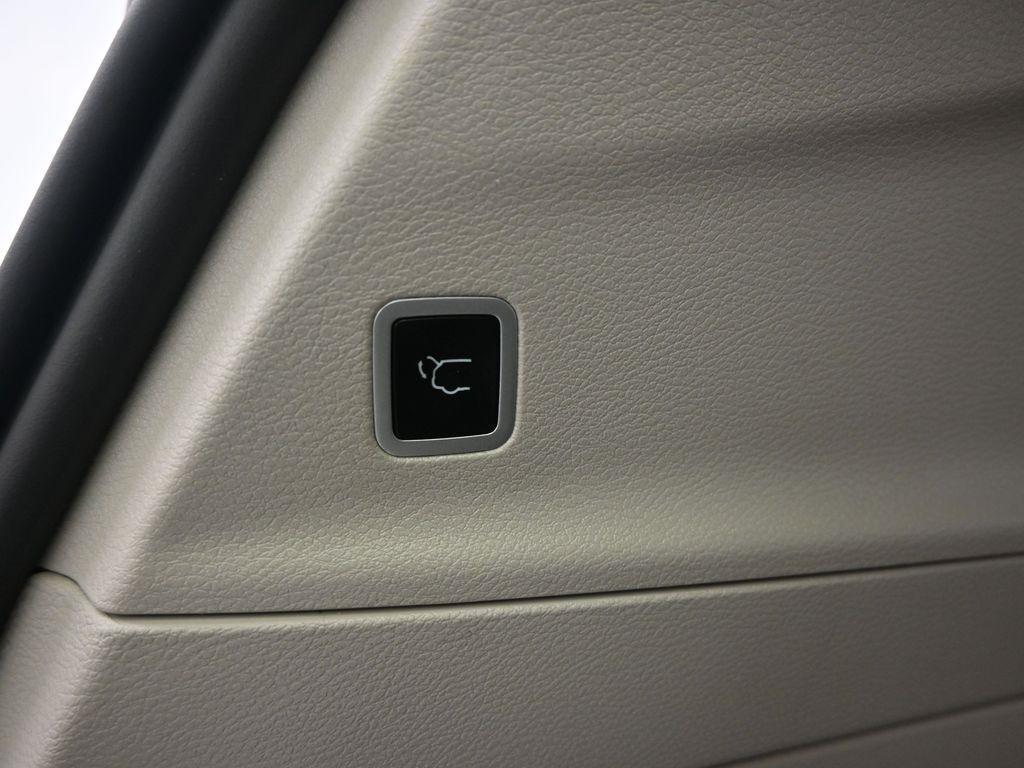 used 2024 Chrysler Pacifica car, priced at $28,209