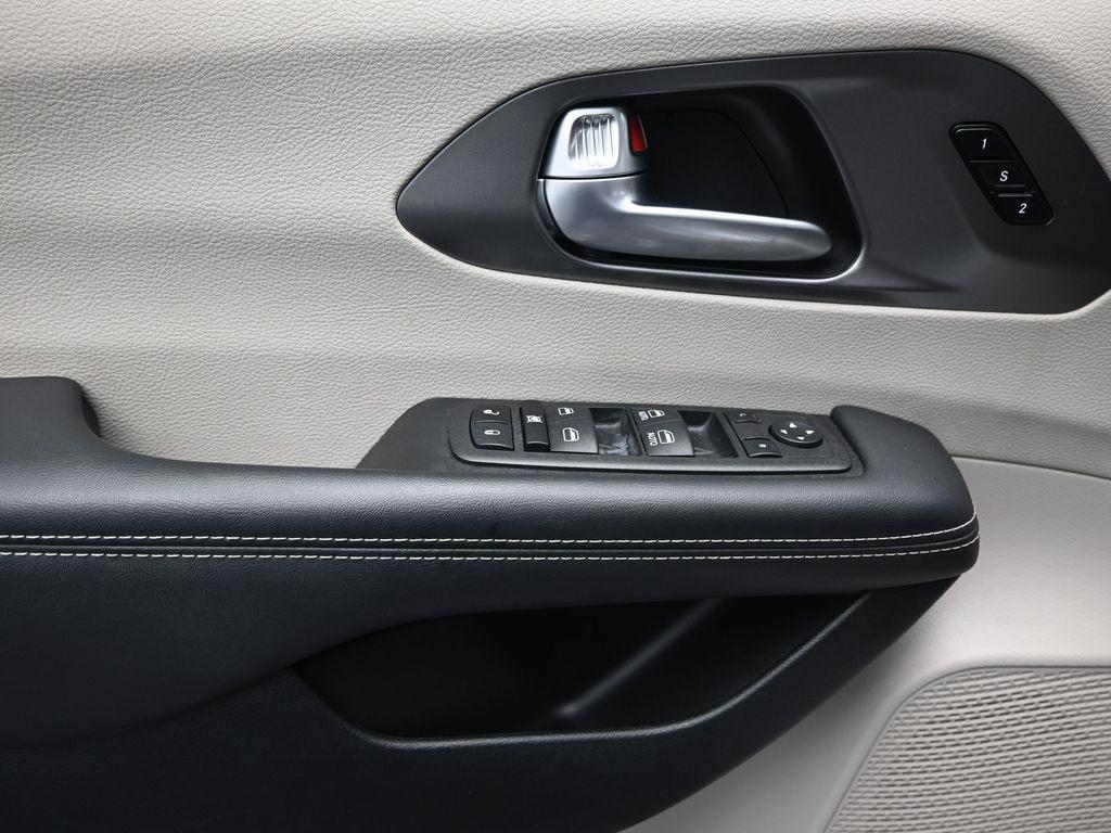 used 2024 Chrysler Pacifica car, priced at $28,209