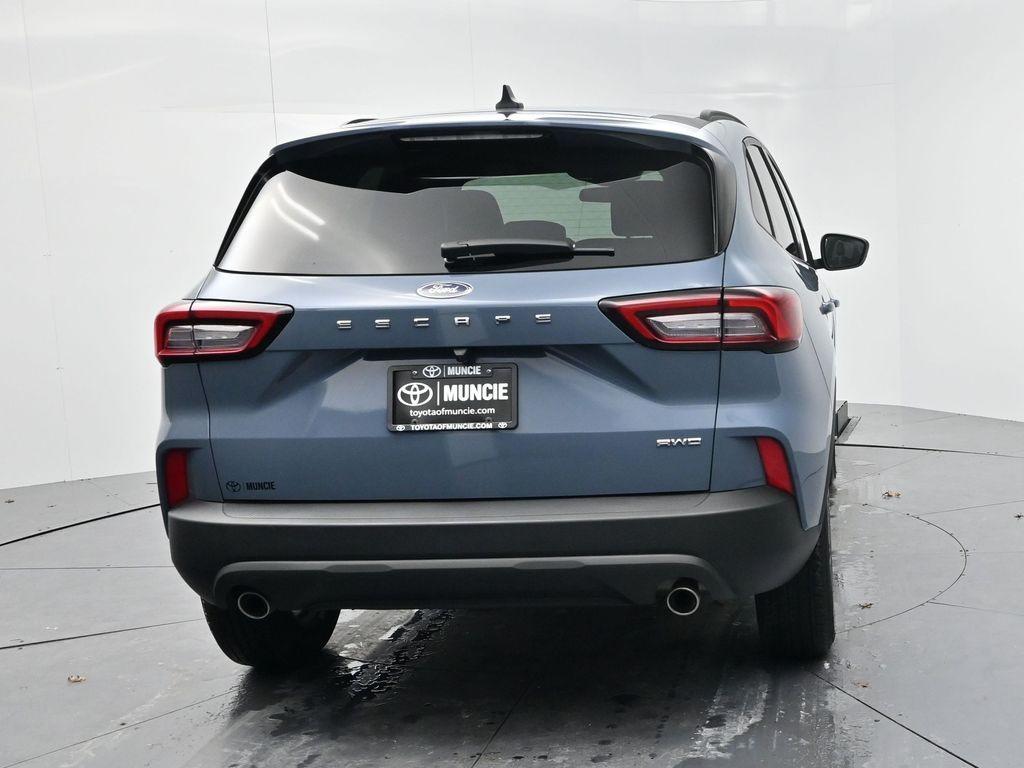 used 2025 Ford Escape car, priced at $26,831