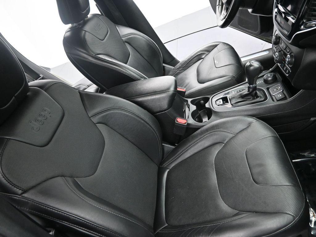 used 2020 Jeep Cherokee car, priced at $20,256