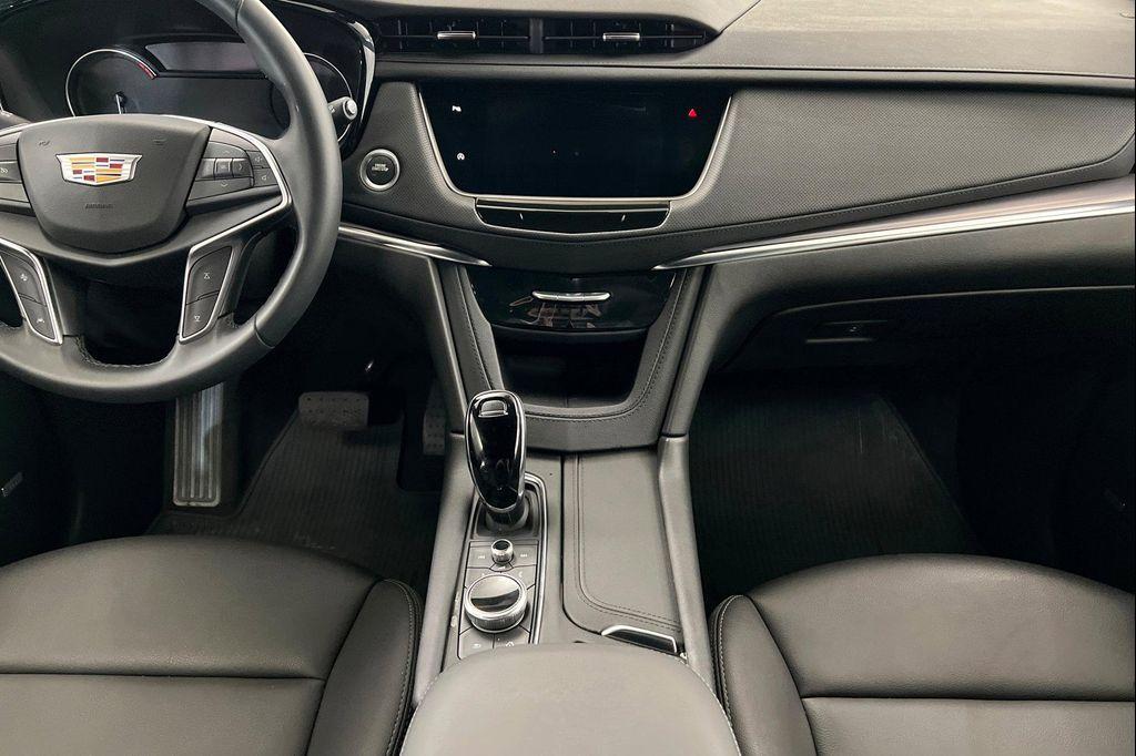 new 2025 Cadillac XT5 car, priced at $46,724