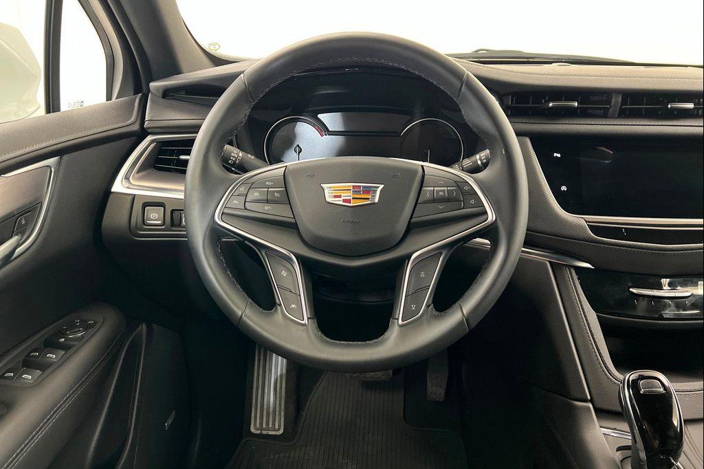 new 2025 Cadillac XT5 car, priced at $46,724