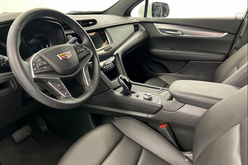 new 2025 Cadillac XT5 car, priced at $46,724