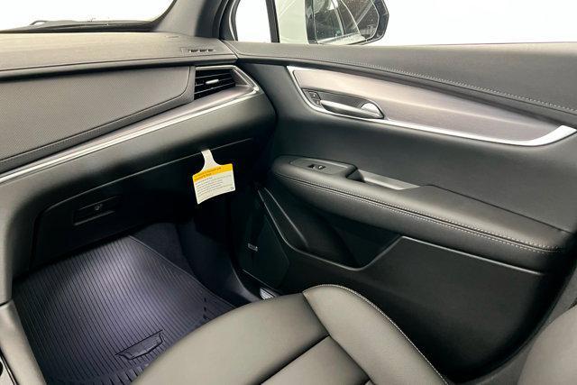 new 2025 Cadillac XT5 car, priced at $46,724