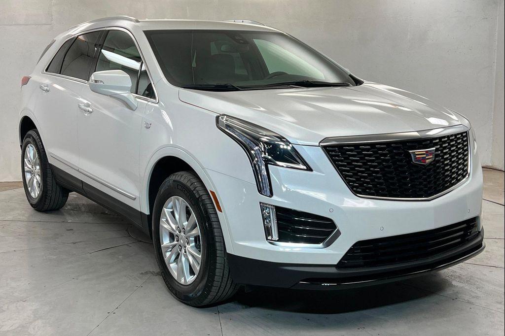 new 2025 Cadillac XT5 car, priced at $46,724