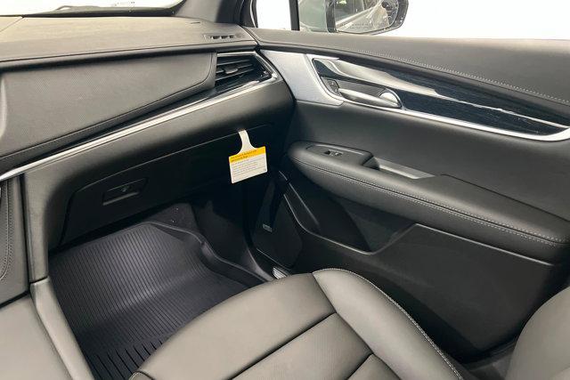 new 2026 Cadillac XT5 car, priced at $59,819