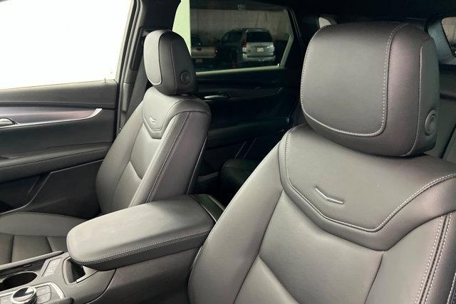new 2025 Cadillac XT5 car, priced at $46,824