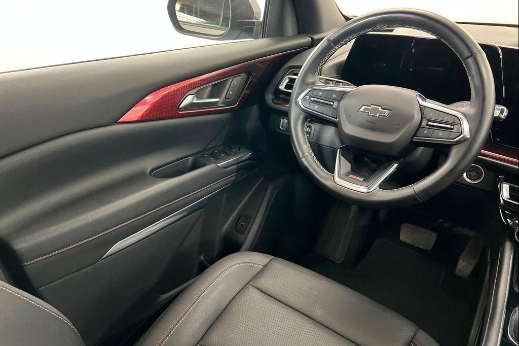 used 2025 Chevrolet Traverse car, priced at $47,495