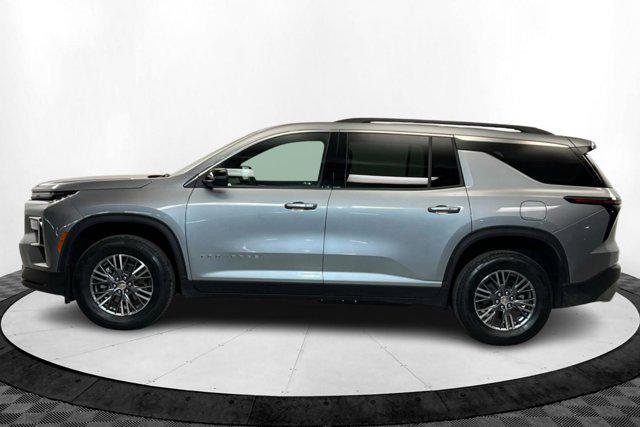 used 2025 Chevrolet Traverse car, priced at $38,454