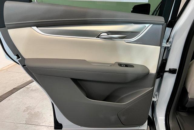 new 2026 Cadillac XT5 car, priced at $59,619