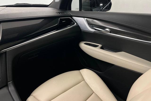 used 2025 Cadillac XT6 car, priced at $51,936
