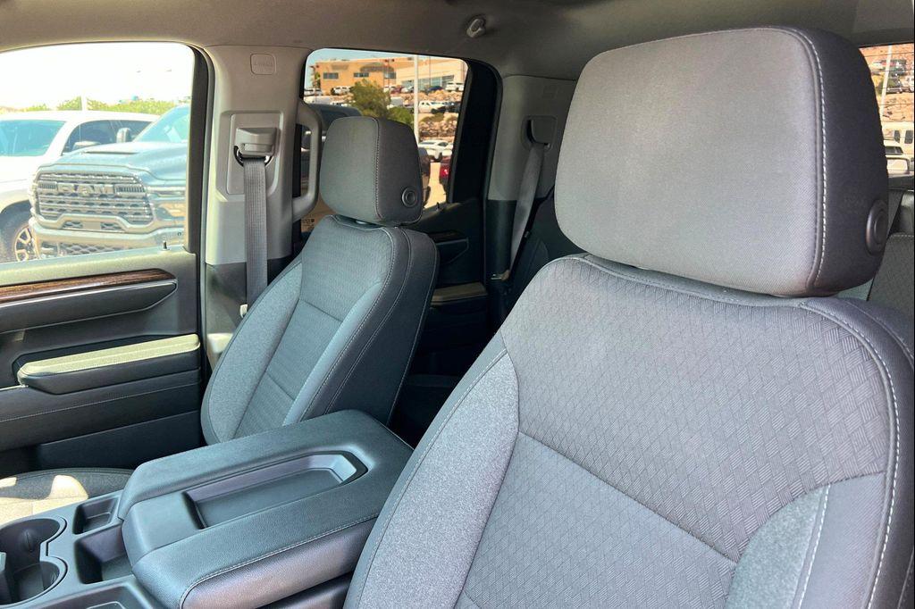 used 2024 GMC Sierra 1500 car, priced at $40,303