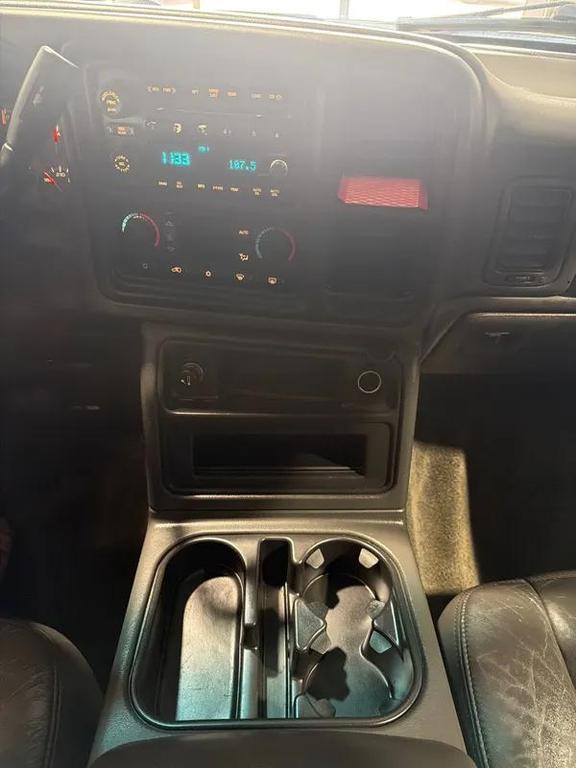 used 2003 Chevrolet Avalanche car, priced at $9,988
