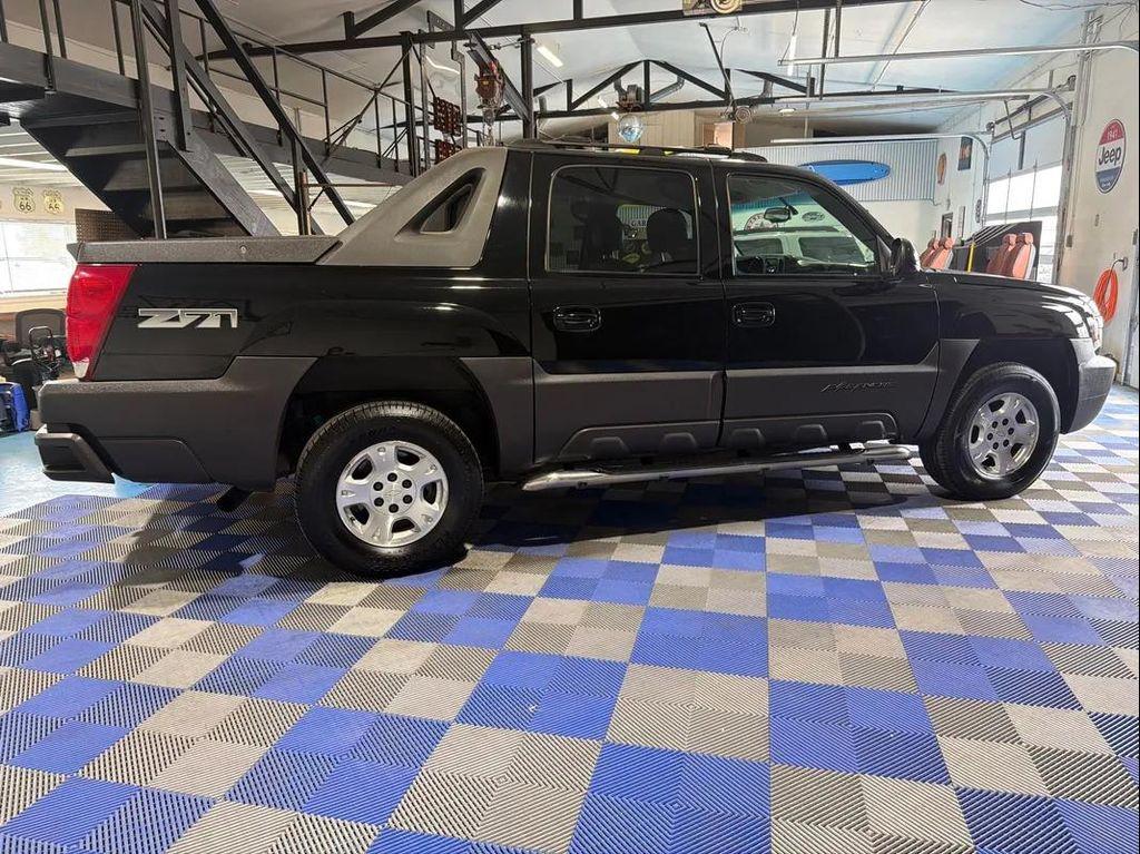 used 2003 Chevrolet Avalanche car, priced at $9,988