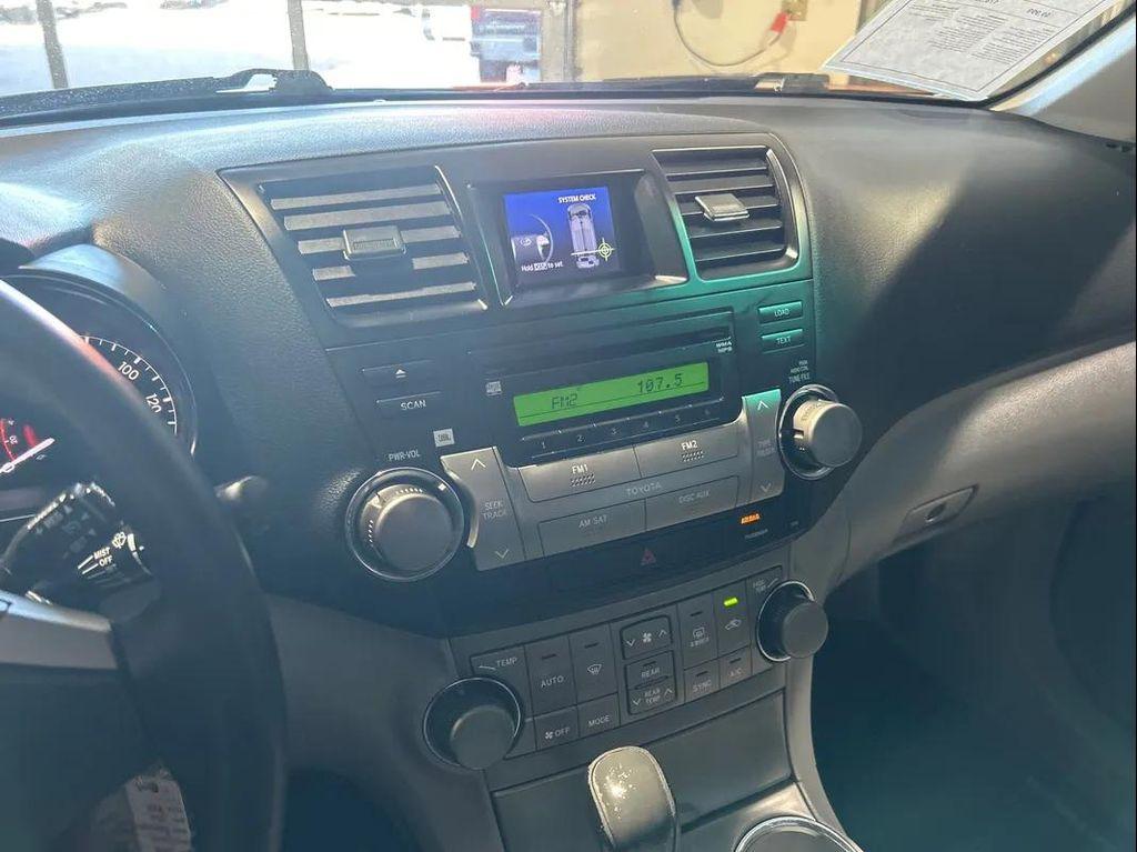 used 2008 Toyota Highlander car, priced at $9,999