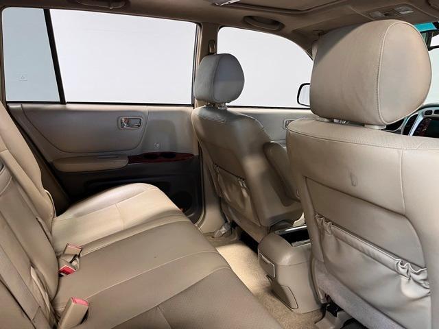 used 2007 Toyota Highlander Hybrid car, priced at $7,981