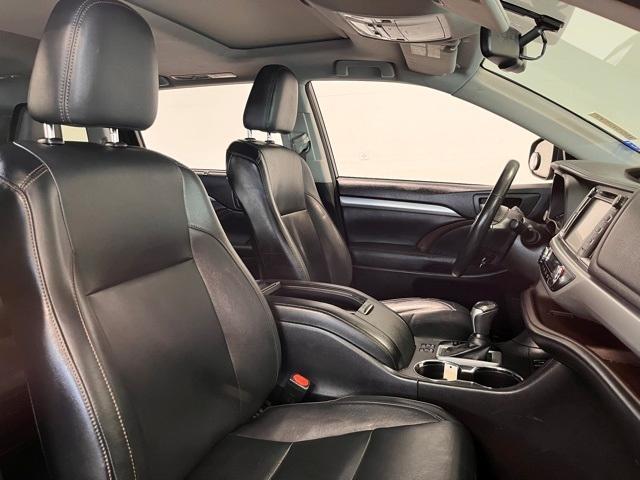 used 2015 Toyota Highlander car, priced at $17,726