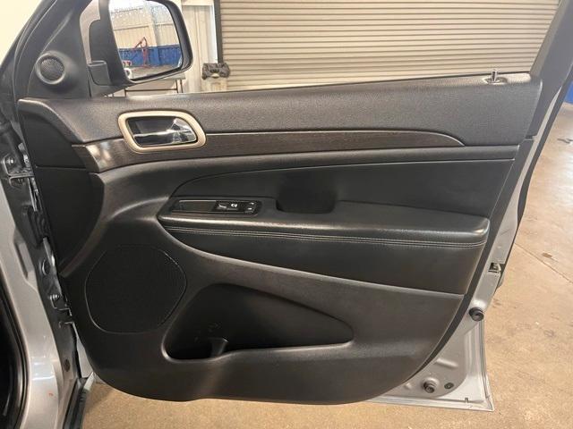 used 2016 Jeep Grand Cherokee car, priced at $12,914
