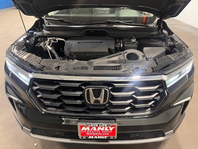 used 2024 Honda Pilot car, priced at $37,931