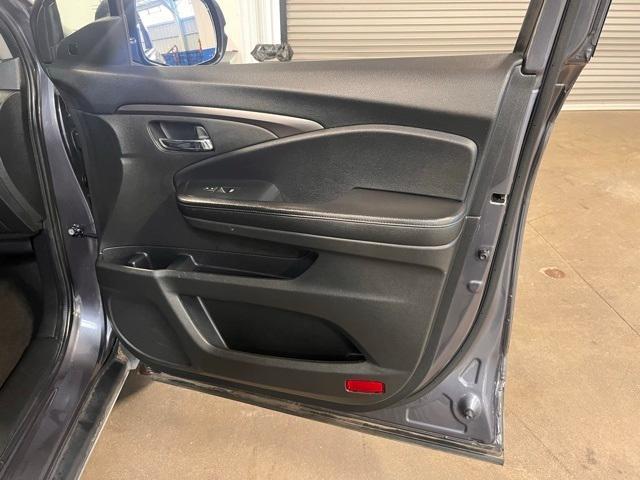 used 2022 Honda Pilot car, priced at $28,943