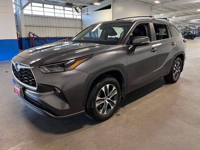 used 2024 Toyota Highlander car, priced at $40,924
