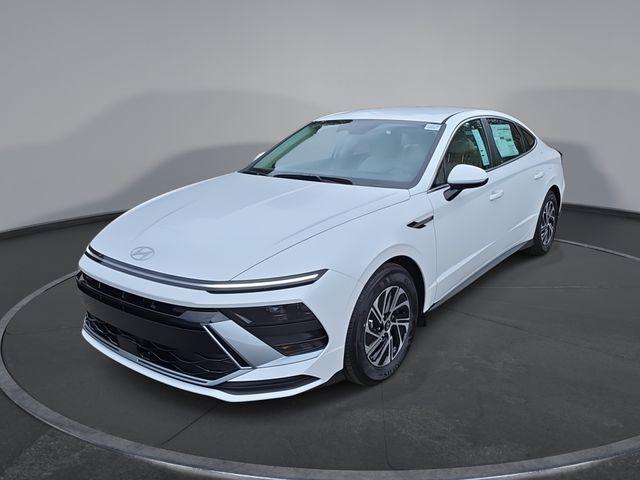 new 2026 Hyundai Sonata Hybrid car, priced at $31,110