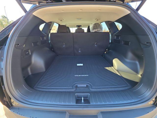 new 2026 Hyundai TUCSON Hybrid car, priced at $33,445