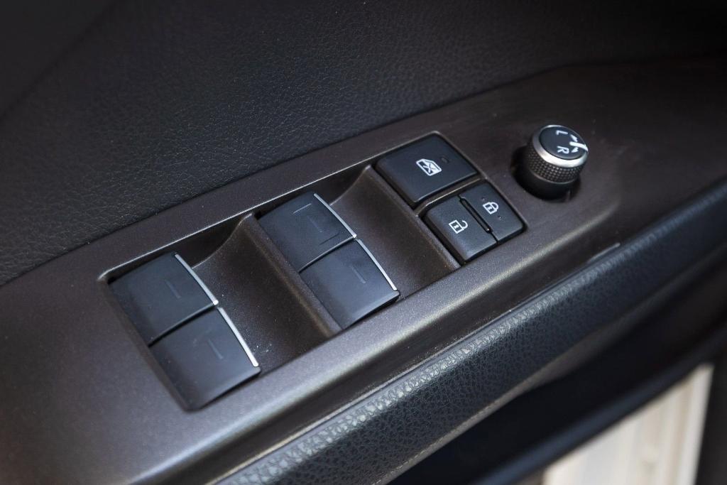used 2022 Toyota Camry Hybrid car, priced at $26,657
