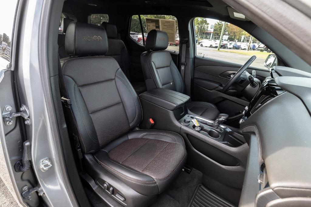 used 2023 Chevrolet Traverse car, priced at $36,495