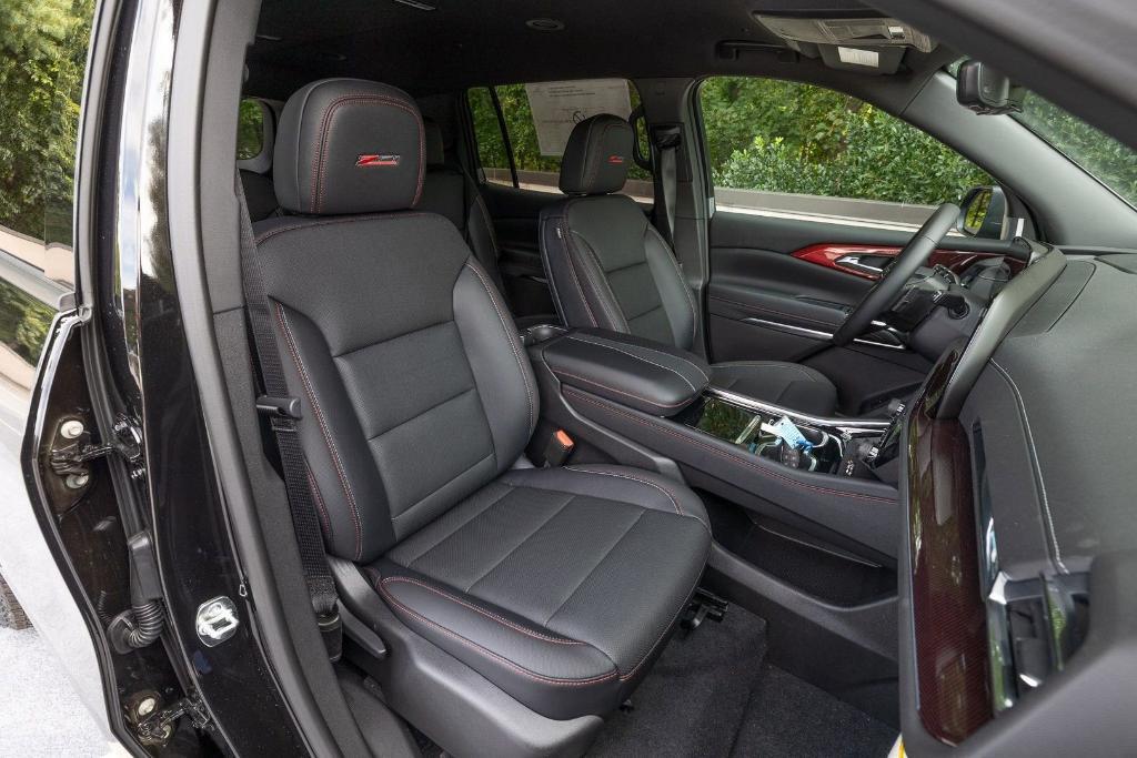 new 2026 Chevrolet Traverse car, priced at $47,127