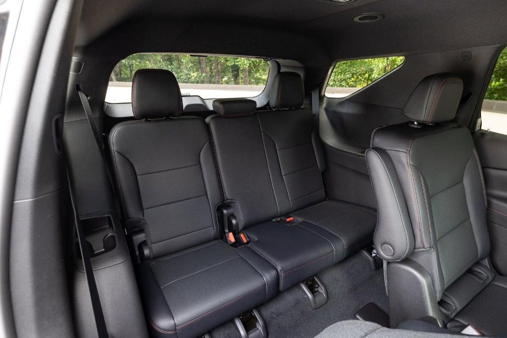 new 2026 Chevrolet Traverse car, priced at $47,127