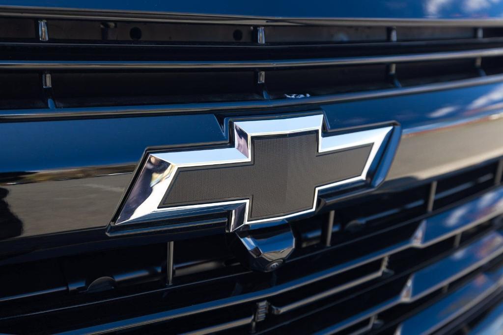 new 2026 Chevrolet Suburban car, priced at $77,402