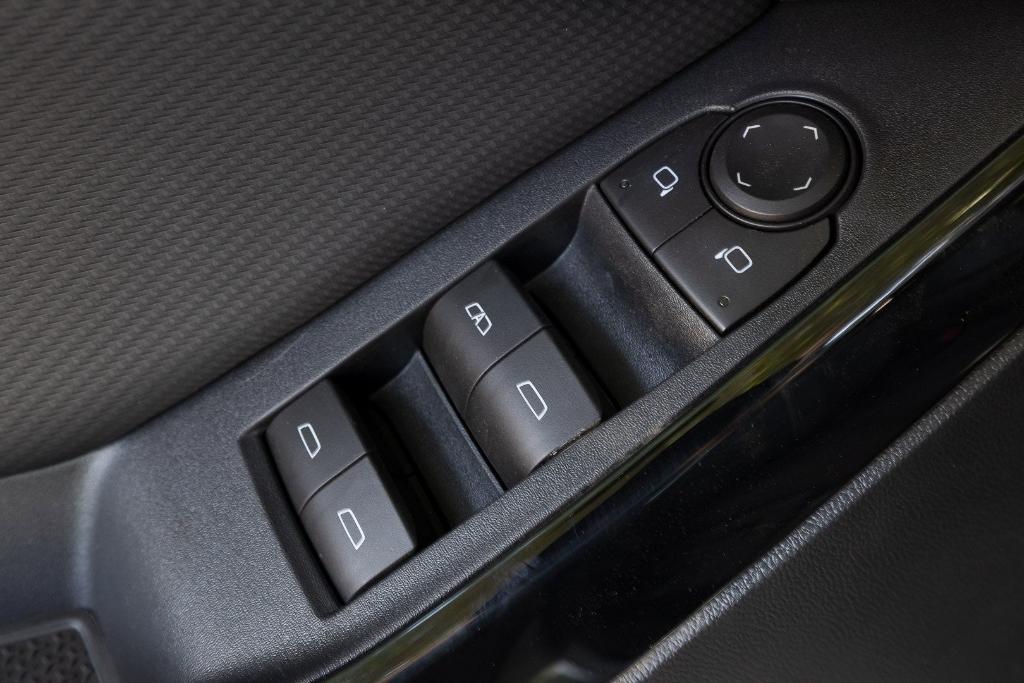 new 2026 Chevrolet Equinox car, priced at $25,776