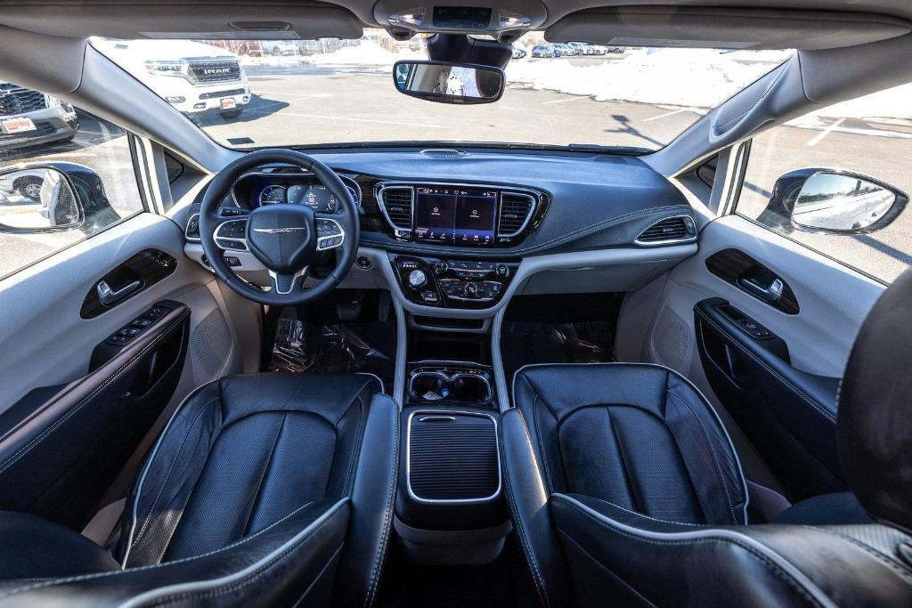 used 2023 Chrysler Pacifica Hybrid car, priced at $29,174