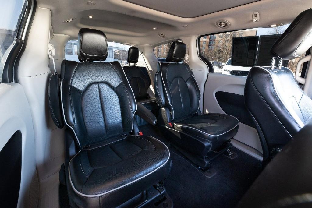 used 2023 Chrysler Pacifica Hybrid car, priced at $29,174