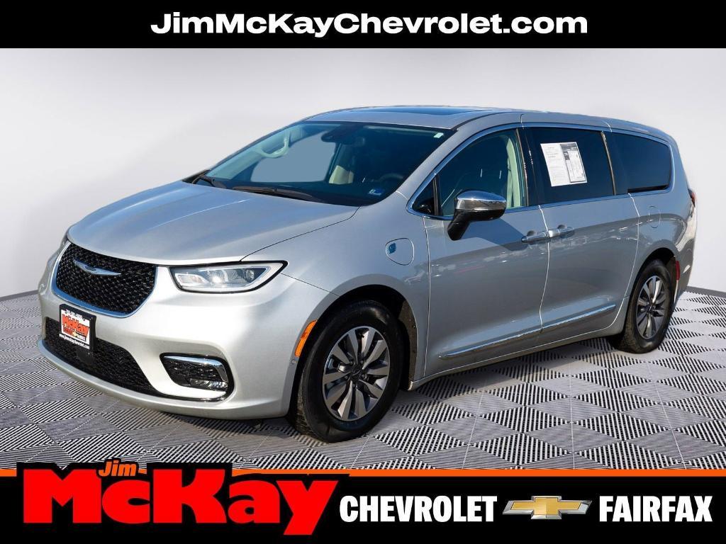 used 2023 Chrysler Pacifica Hybrid car, priced at $29,174