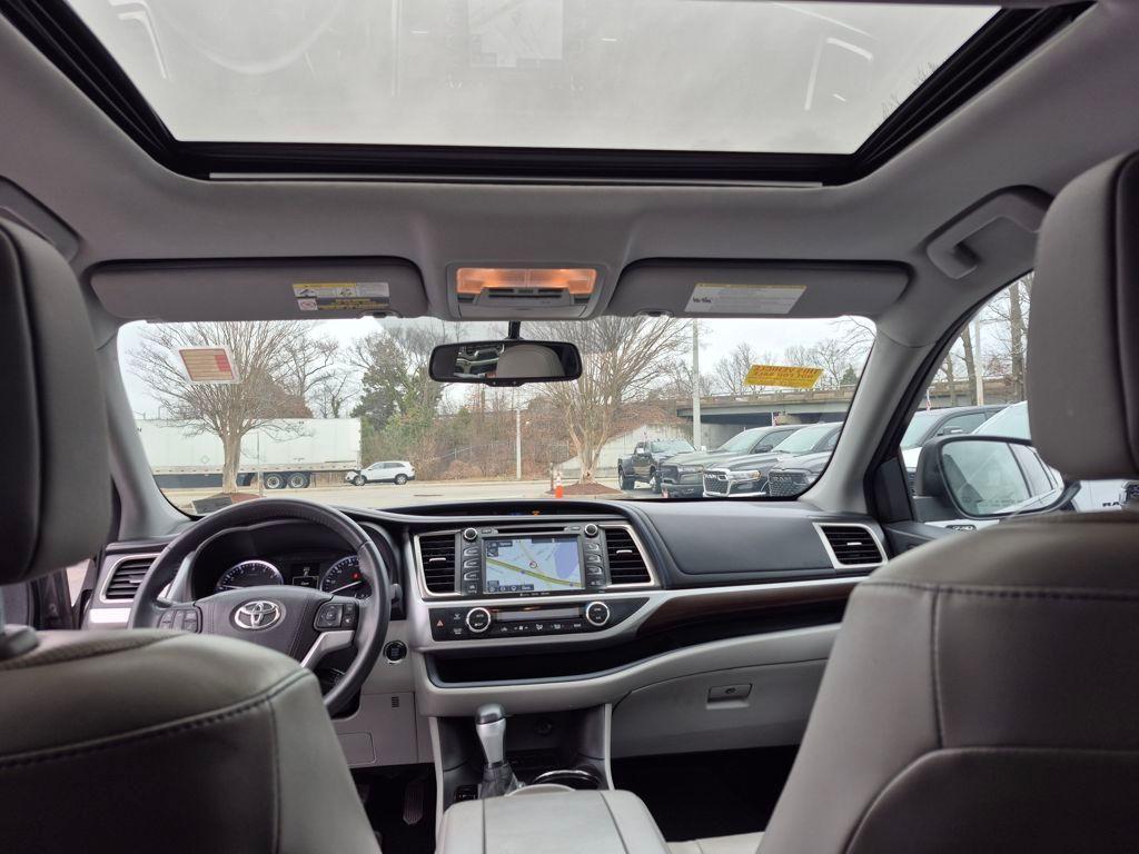 used 2016 Toyota Highlander car, priced at $22,575