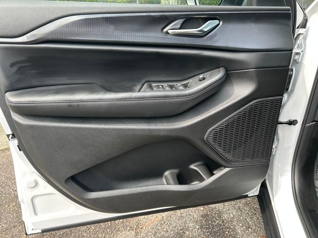 new 2025 Jeep Grand Cherokee car, priced at $35,254