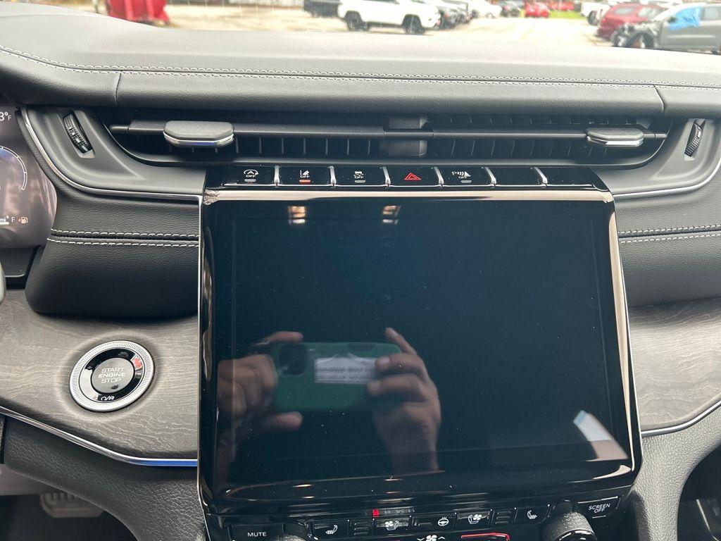 new 2025 Jeep Grand Cherokee car, priced at $63,644