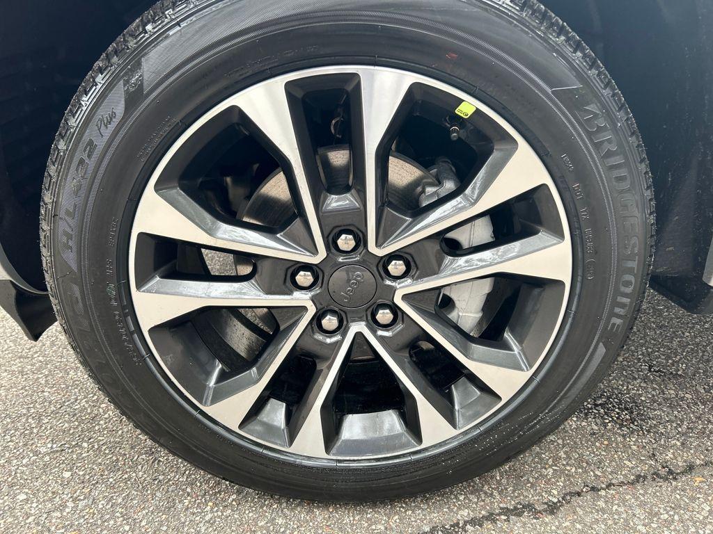 new 2025 Jeep Grand Cherokee car, priced at $63,644