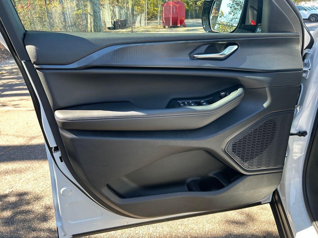 new 2025 Jeep Grand Cherokee L car, priced at $42,698