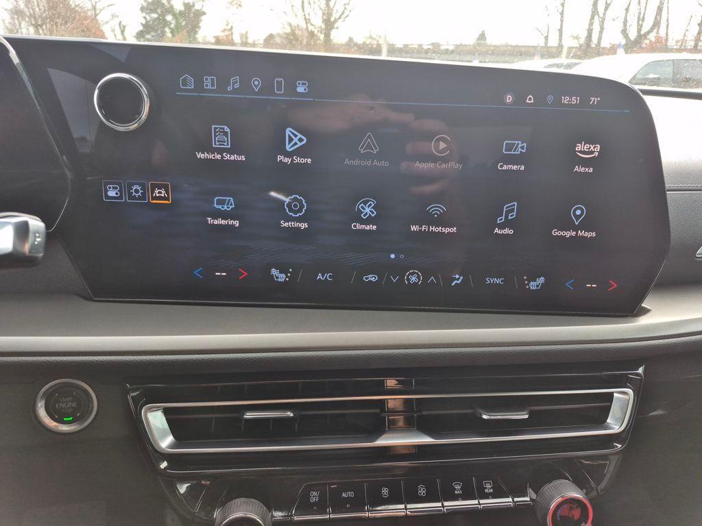 used 2025 Chevrolet Traverse car, priced at $35,987