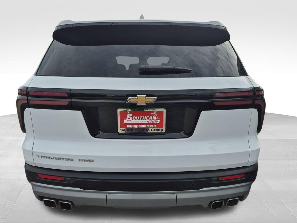 used 2025 Chevrolet Traverse car, priced at $35,987