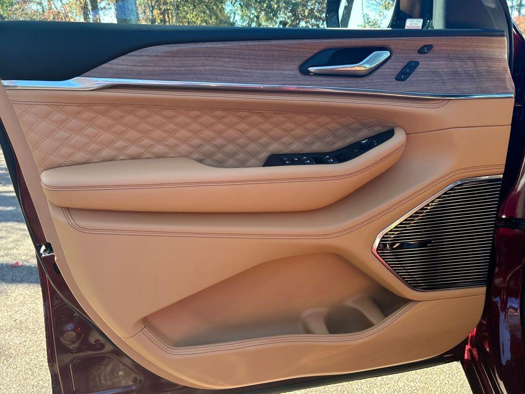 new 2025 Jeep Grand Cherokee L car, priced at $68,484