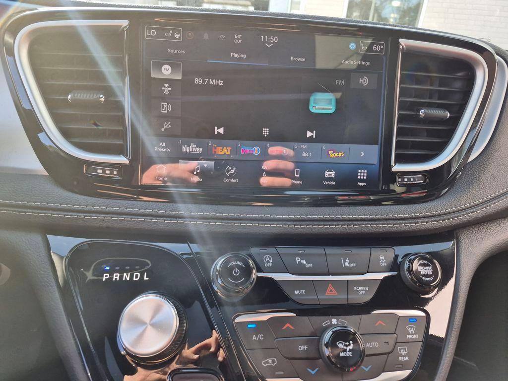 used 2025 Chrysler Pacifica car, priced at $35,728