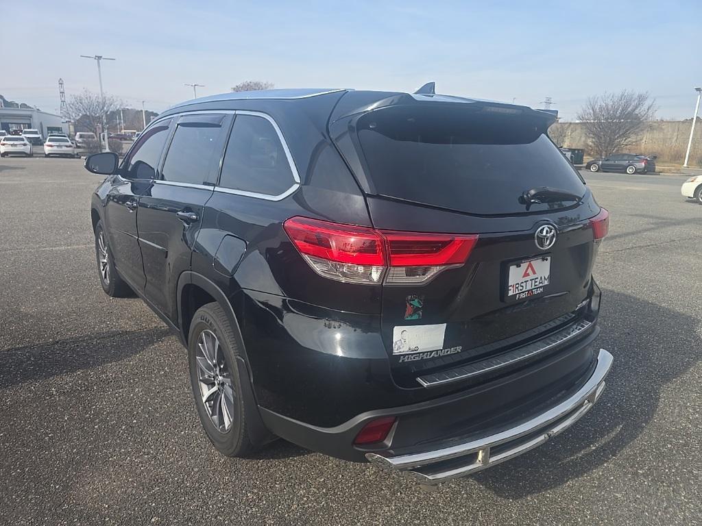 used 2019 Toyota Highlander car, priced at $22,300