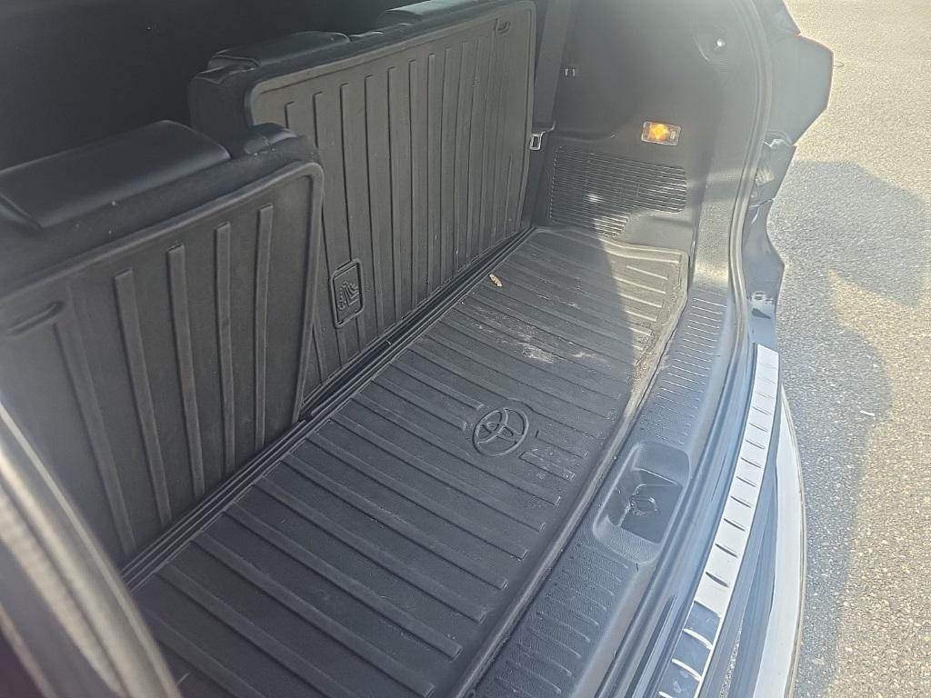 used 2019 Toyota Highlander car, priced at $22,300